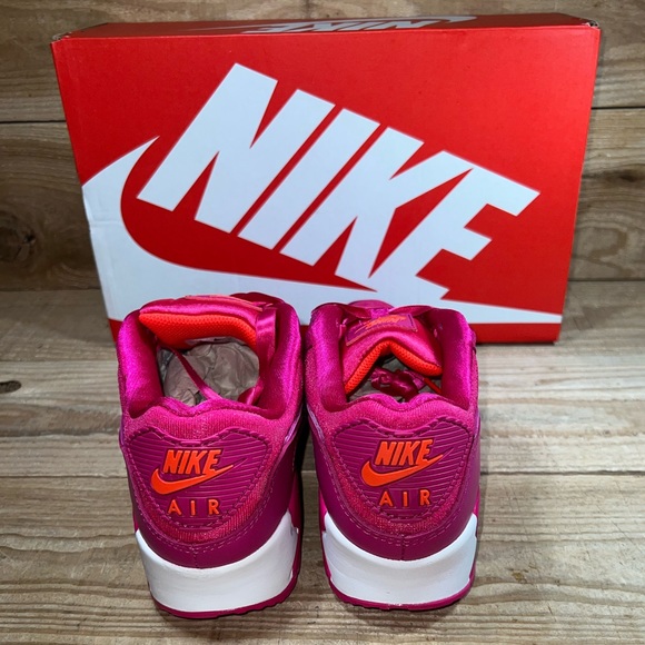 NEW: Nike Women’s Air Max 90 Valentines Day Pink Prime Sneaker: DQ7783-600 - Picture 4 of 9